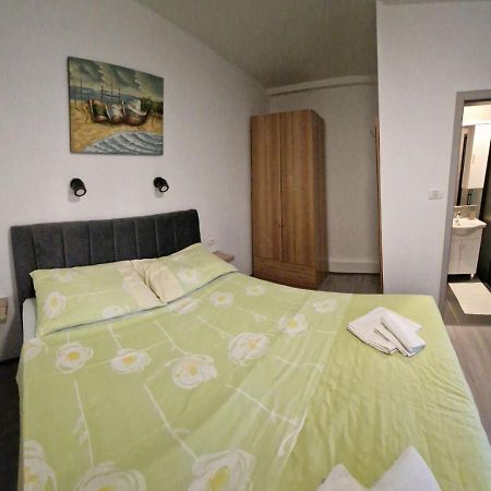 Apartments Vuceric Перой Екстериор снимка