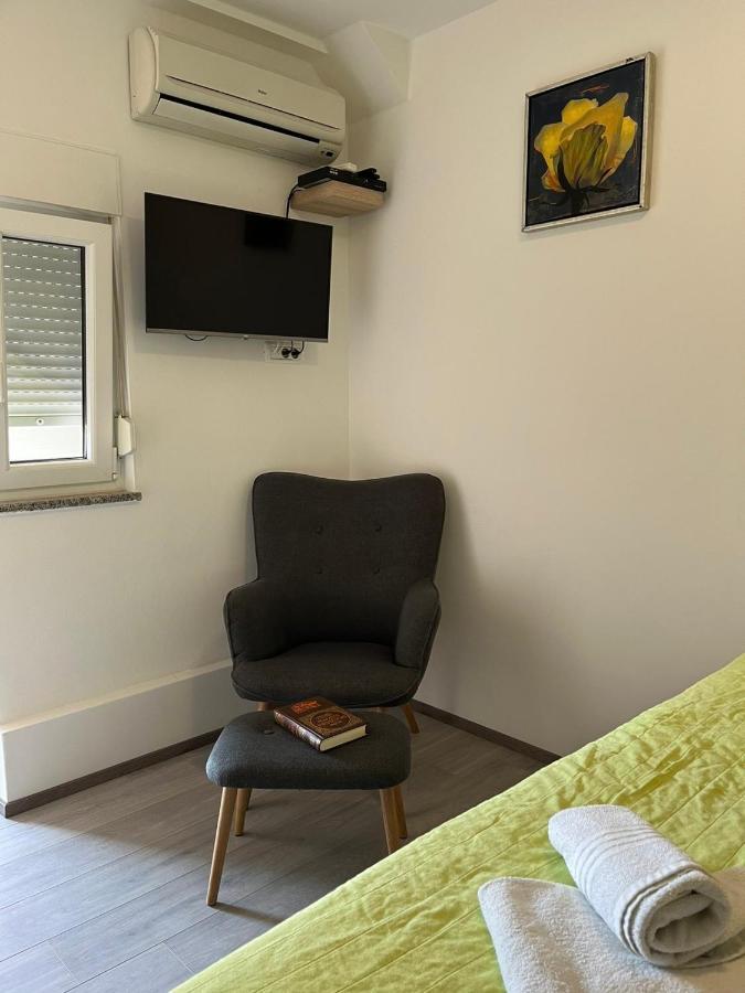 Apartments Vuceric Перой Екстериор снимка