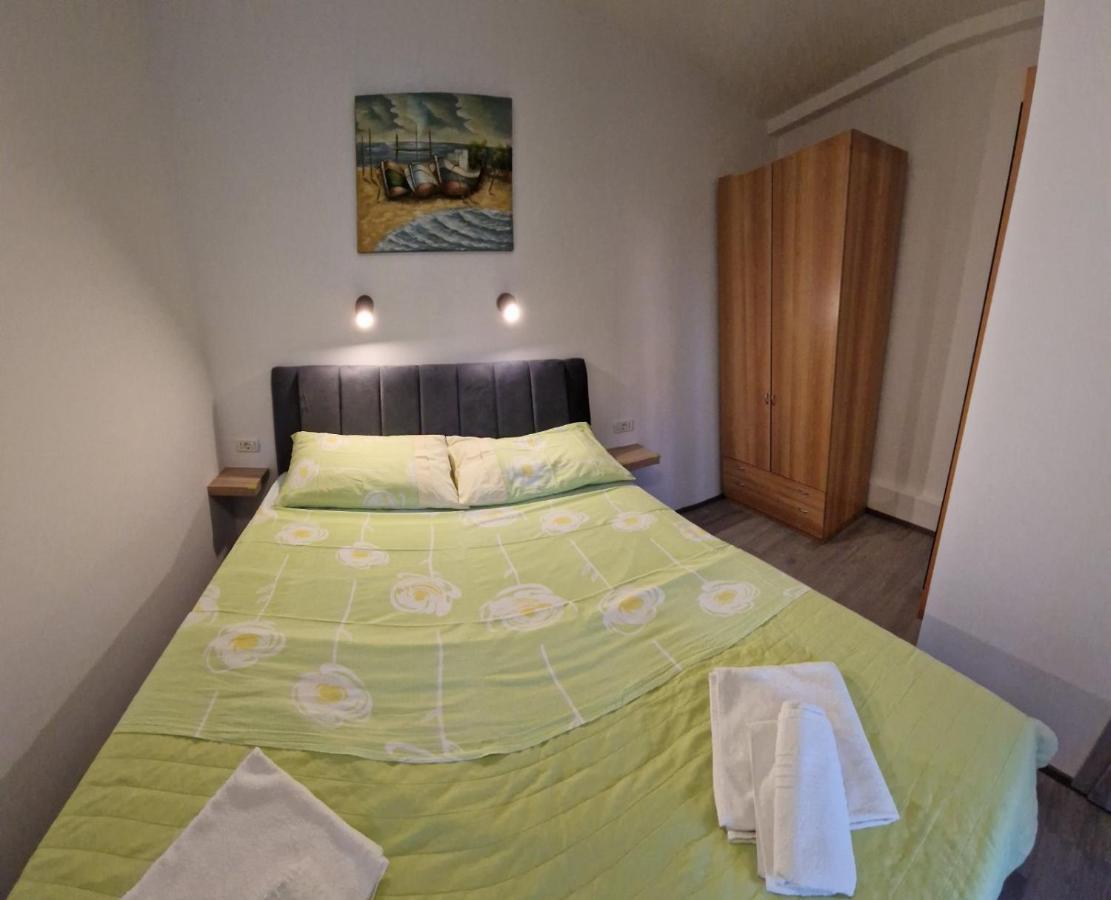 Apartments Vuceric Перой Екстериор снимка