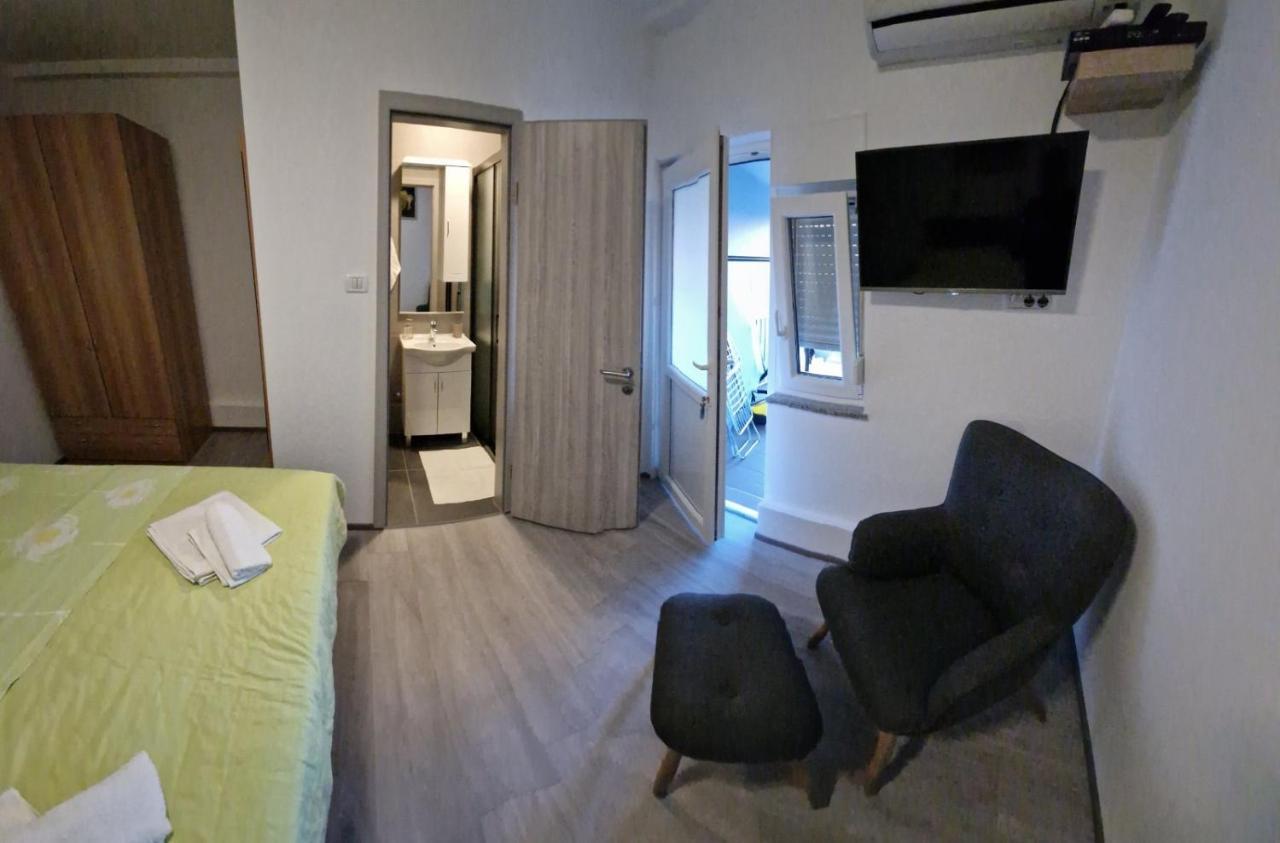 Apartments Vuceric Перой Екстериор снимка