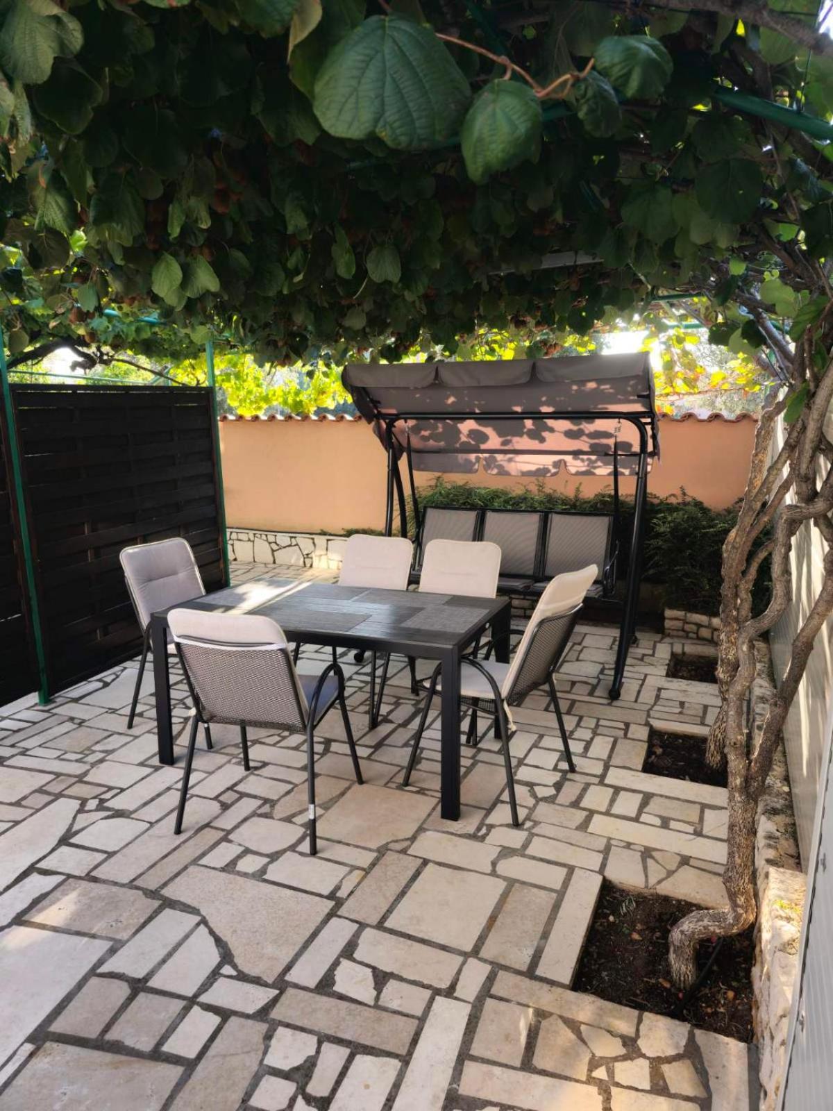 Apartments Vuceric Перой Екстериор снимка