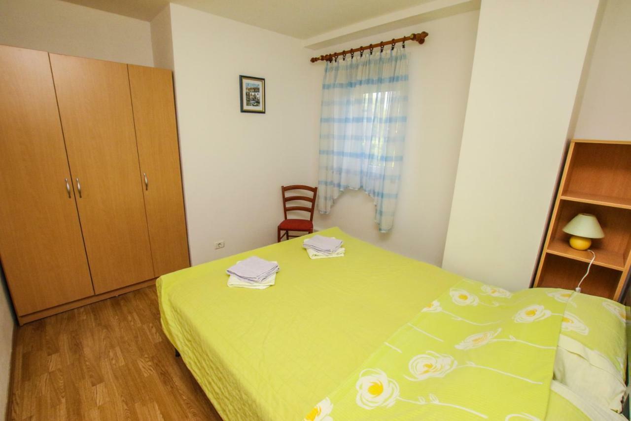 Apartments Vuceric Перой Екстериор снимка