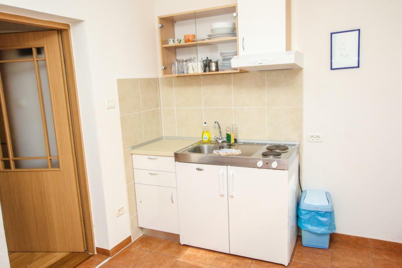 Apartments Vuceric Перой Екстериор снимка