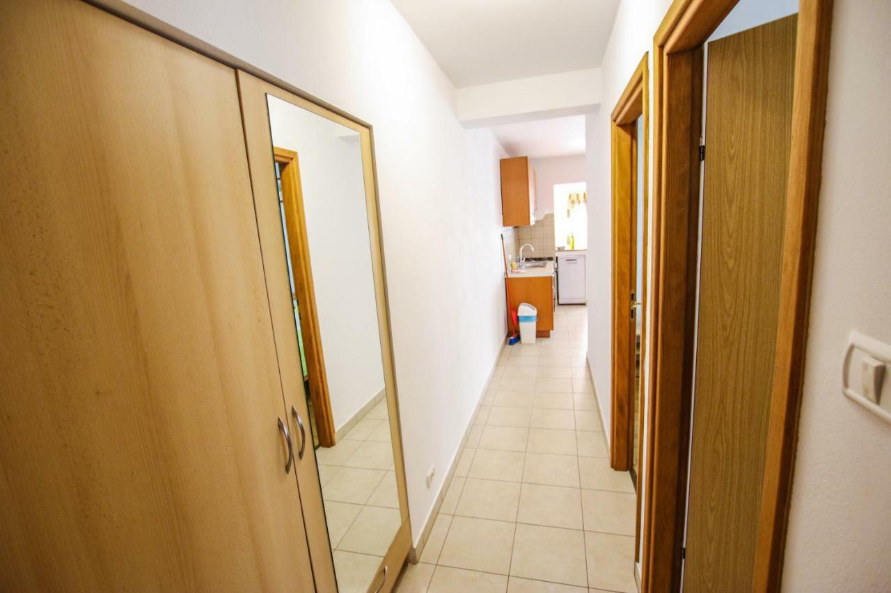 Apartments Vuceric Перой Екстериор снимка