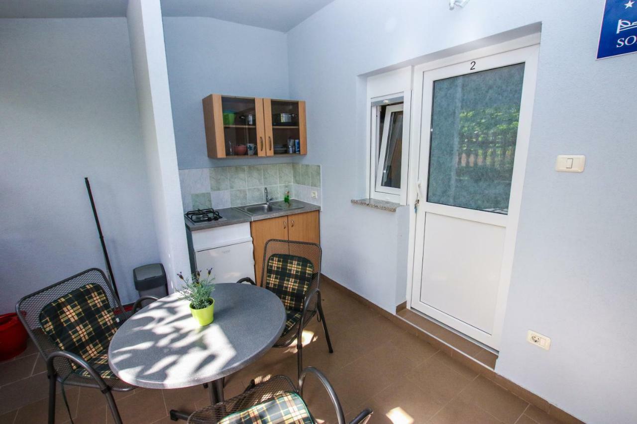 Apartments Vuceric Перой Екстериор снимка
